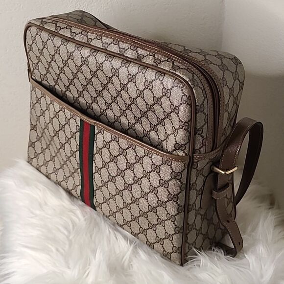 💯 Authentic Gucci Handbag with Cherryline 🍀 - Picture 4 of 13